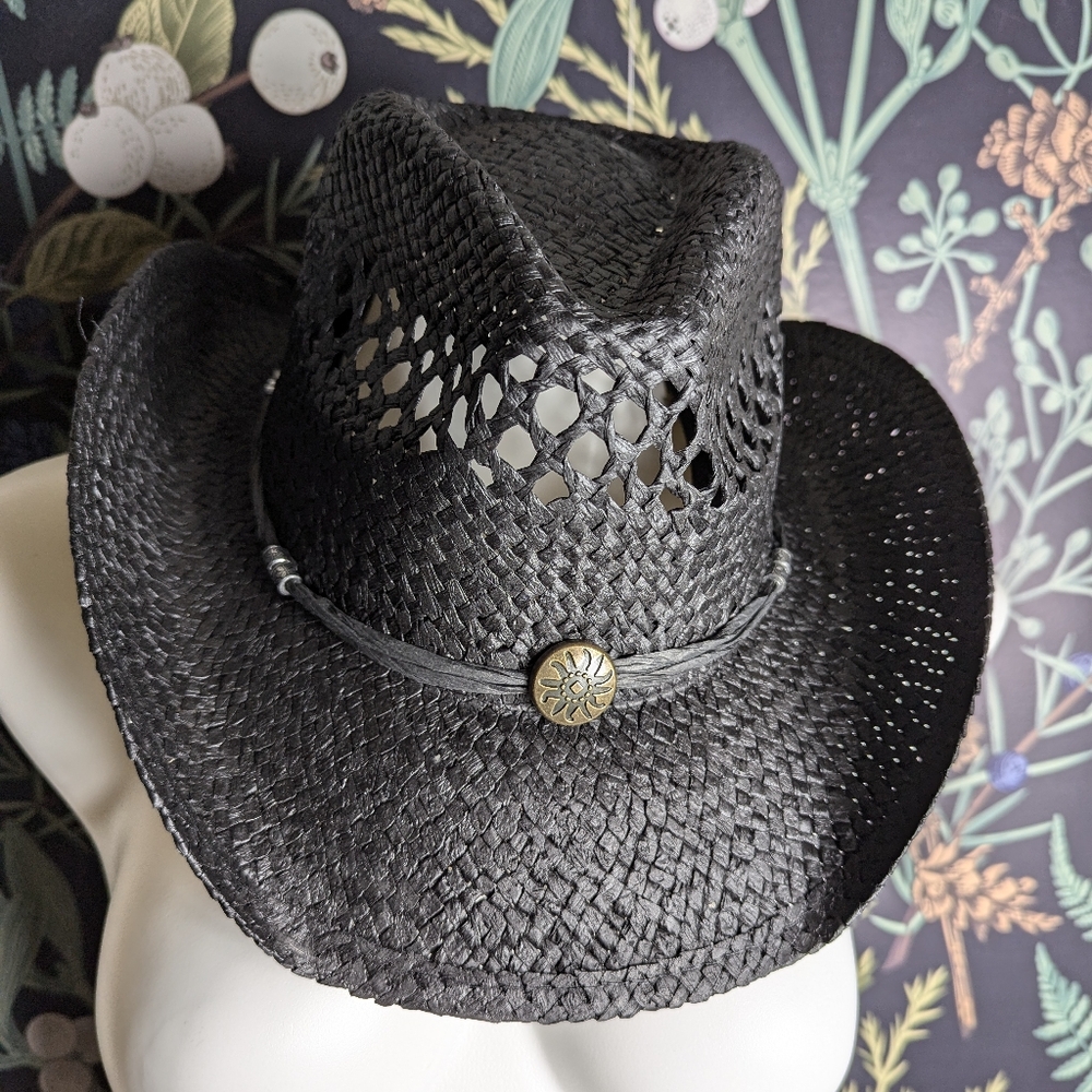 Black straw cowgirl hat Sun charm band cowboy hat that's up to 23 in